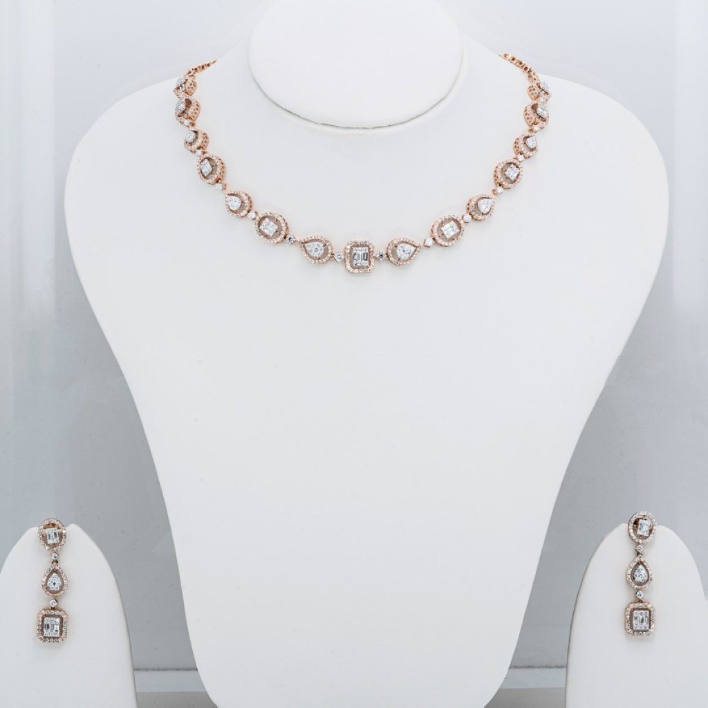 Elegant Sparkle Diamond Necklace Set
