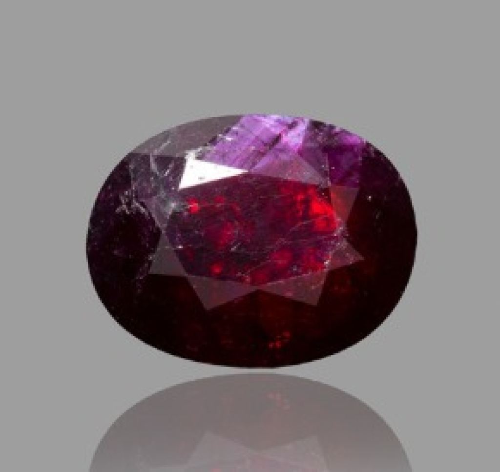 Mozambique Royale – 5.10 ct Oval Ruby